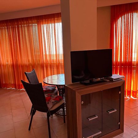 Oazis Vip Club Aparthotel Slăntjev Brjag Exteriör bild